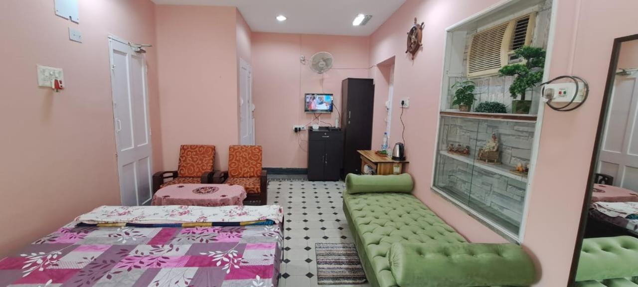 A Home Away From Home Kolkata Bagian luar foto