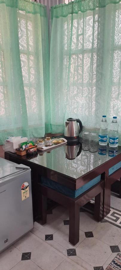 A Home Away From Home Kolkata Bagian luar foto
