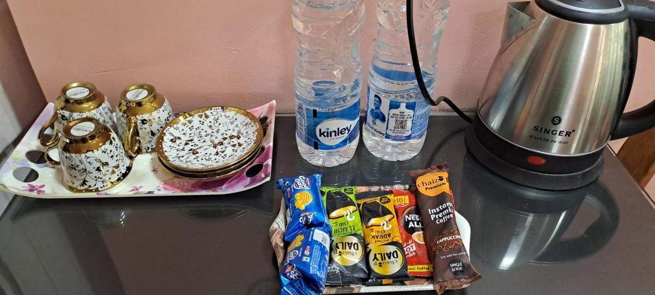 A Home Away From Home Kolkata Bagian luar foto