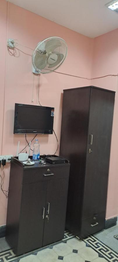 A Home Away From Home Kolkata Bagian luar foto
