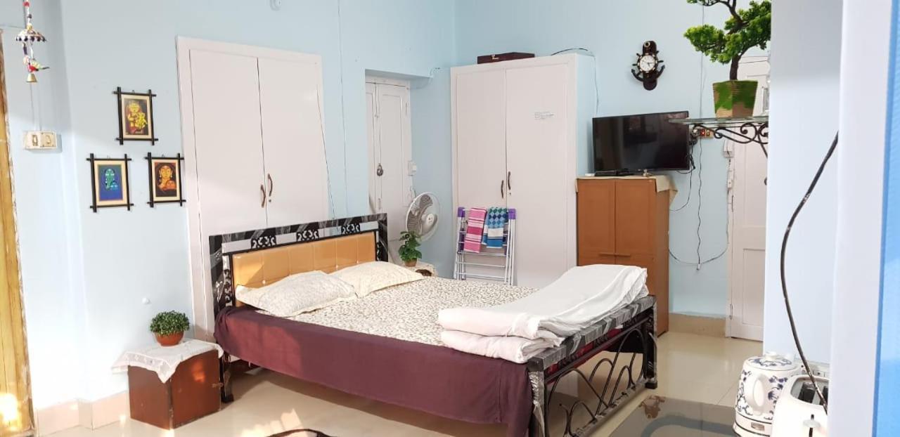 A Home Away From Home Kolkata Bagian luar foto